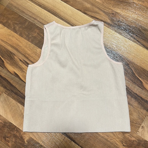 J.o&co Tank - Picture 2 of 3